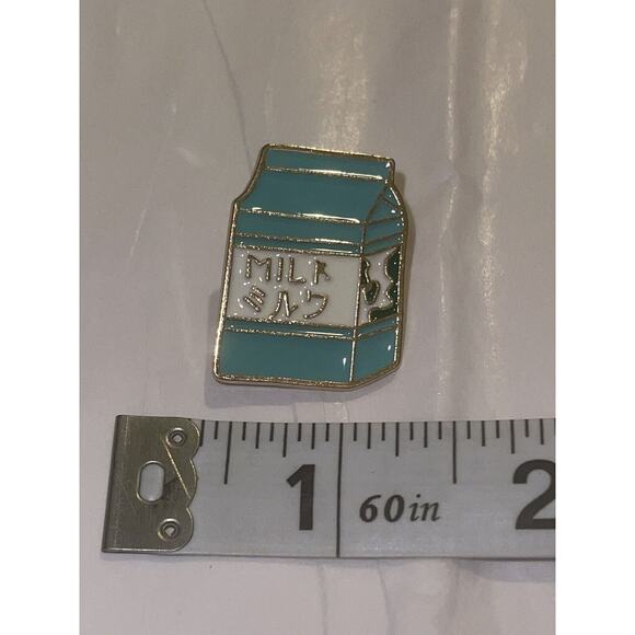 Milk Carton Pin Brooch - Picture 1 of 1